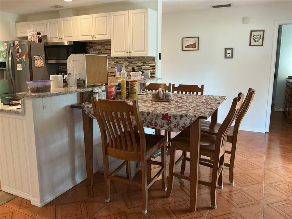 待售: $334,900 (3 贝兹, 2 浴室, 1386 平方英尺)