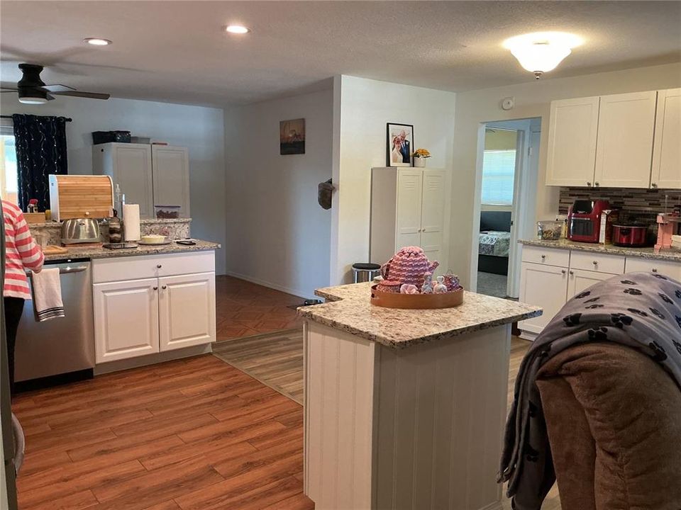 待售: $334,900 (3 贝兹, 2 浴室, 1386 平方英尺)