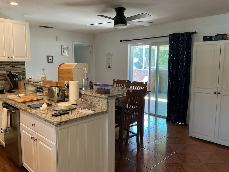 待售: $334,900 (3 贝兹, 2 浴室, 1386 平方英尺)