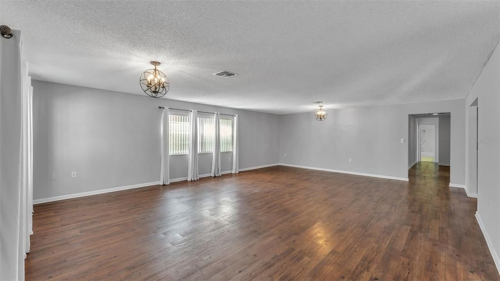 For Sale: $265,000 (3 beds, 2 baths, 1783 Square Feet)