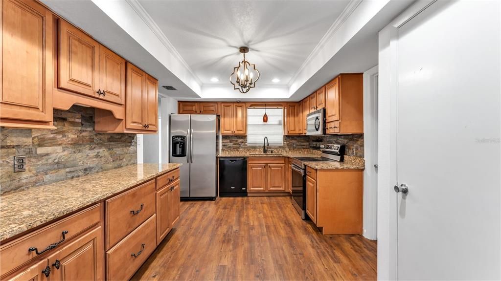 For Sale: $265,000 (3 beds, 2 baths, 1783 Square Feet)