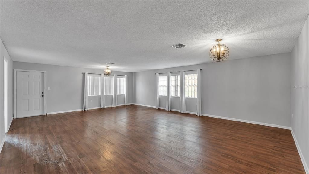 For Sale: $265,000 (3 beds, 2 baths, 1783 Square Feet)