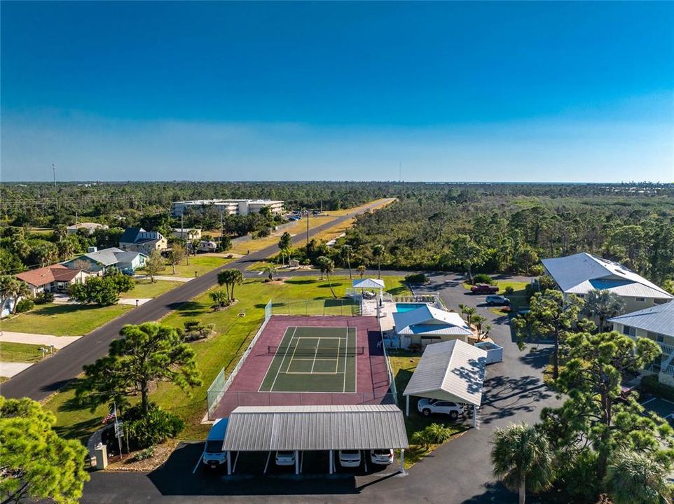 For Sale: $169,900 (2 beds, 2 baths, 933 Square Feet)