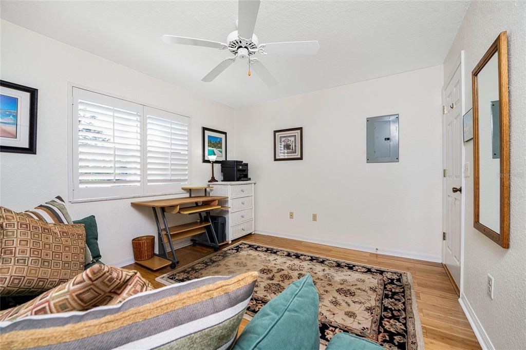 For Sale: $169,900 (2 beds, 2 baths, 933 Square Feet)