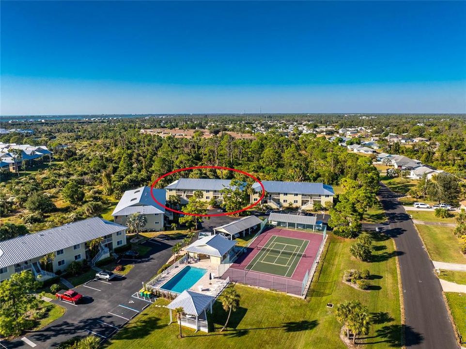 For Sale: $169,900 (2 beds, 2 baths, 933 Square Feet)