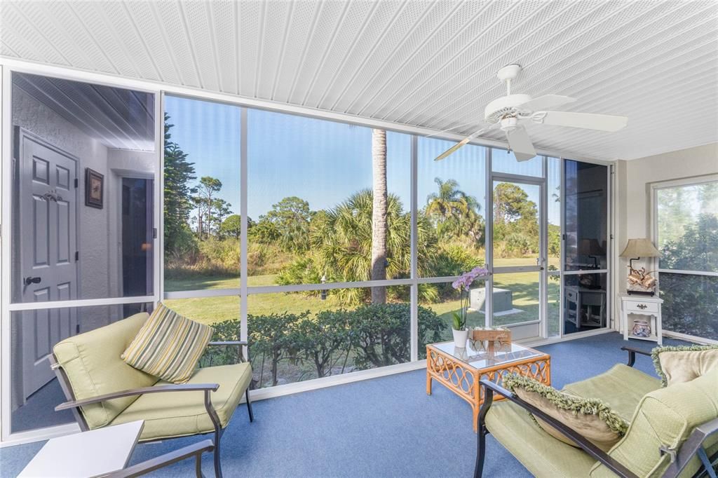 For Sale: $169,900 (2 beds, 2 baths, 933 Square Feet)