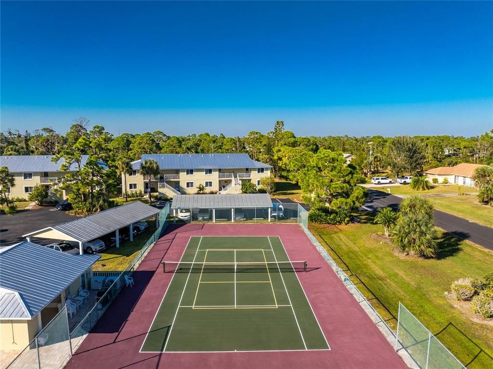 For Sale: $169,900 (2 beds, 2 baths, 933 Square Feet)