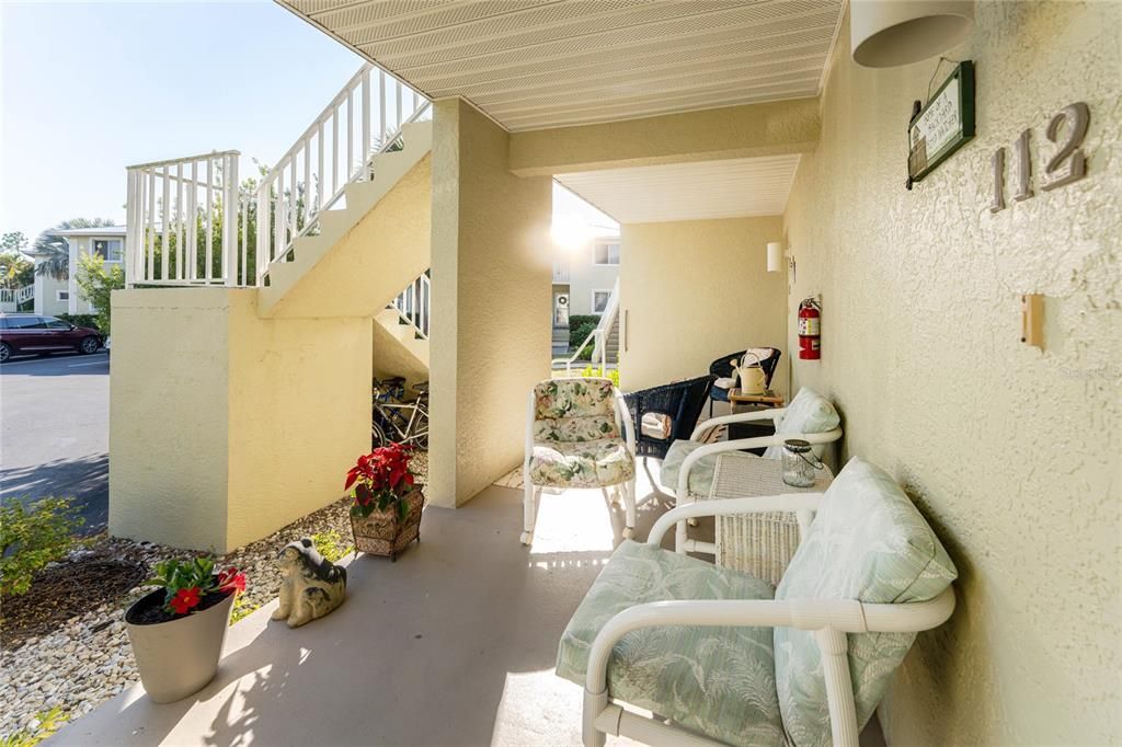 For Sale: $169,900 (2 beds, 2 baths, 933 Square Feet)