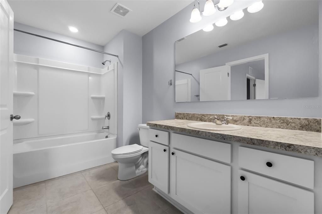 待售: $375,000 (3 贝兹, 2 浴室, 1424 平方英尺)