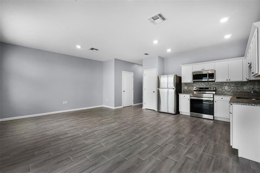 待售: $375,000 (3 贝兹, 2 浴室, 1424 平方英尺)