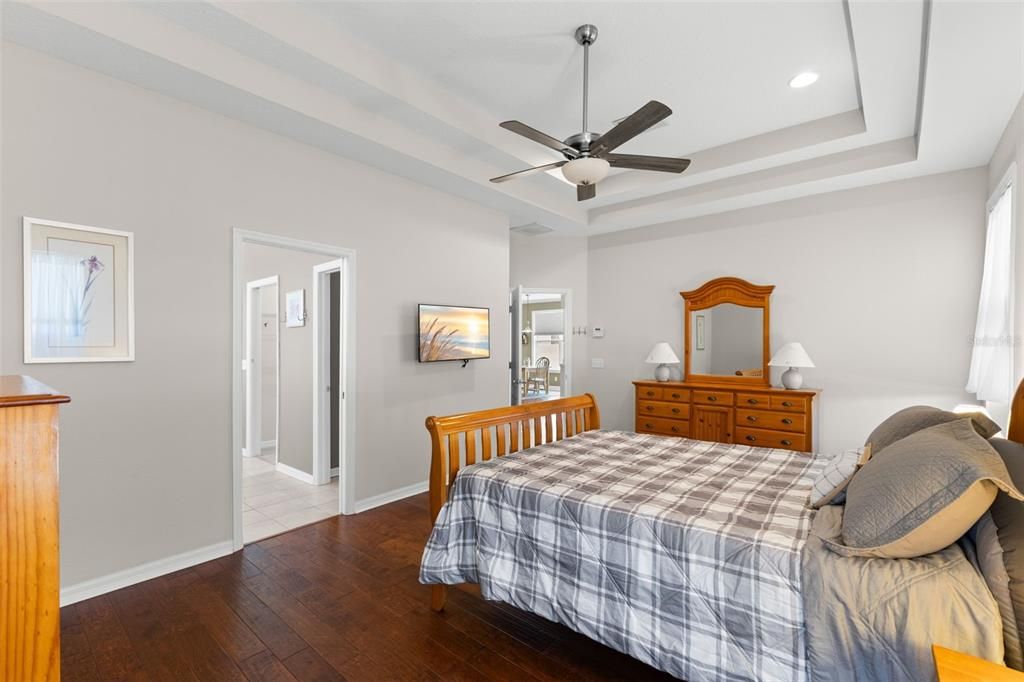 Active With Contract: $365,000 (3 beds, 2 baths, 2118 Square Feet)