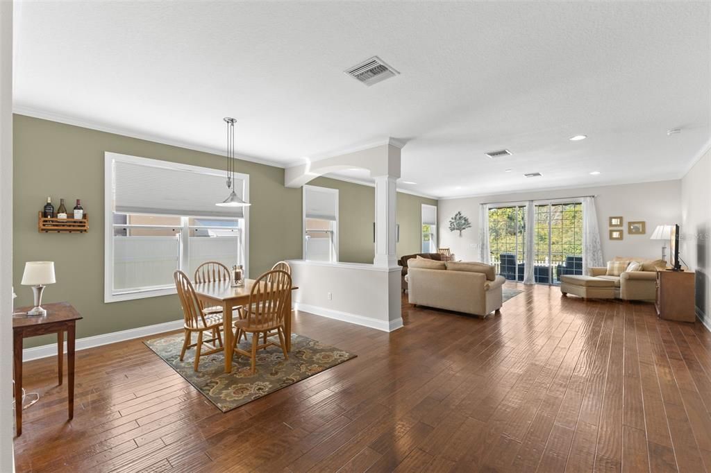 Active With Contract: $365,000 (3 beds, 2 baths, 2118 Square Feet)