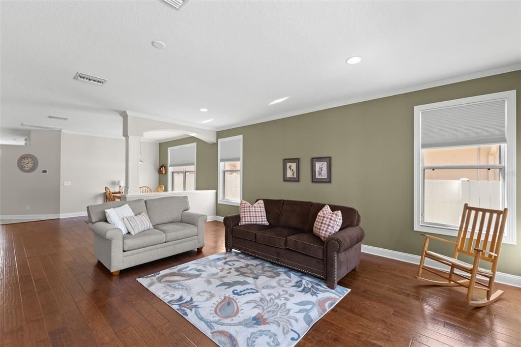 Active With Contract: $365,000 (3 beds, 2 baths, 2118 Square Feet)