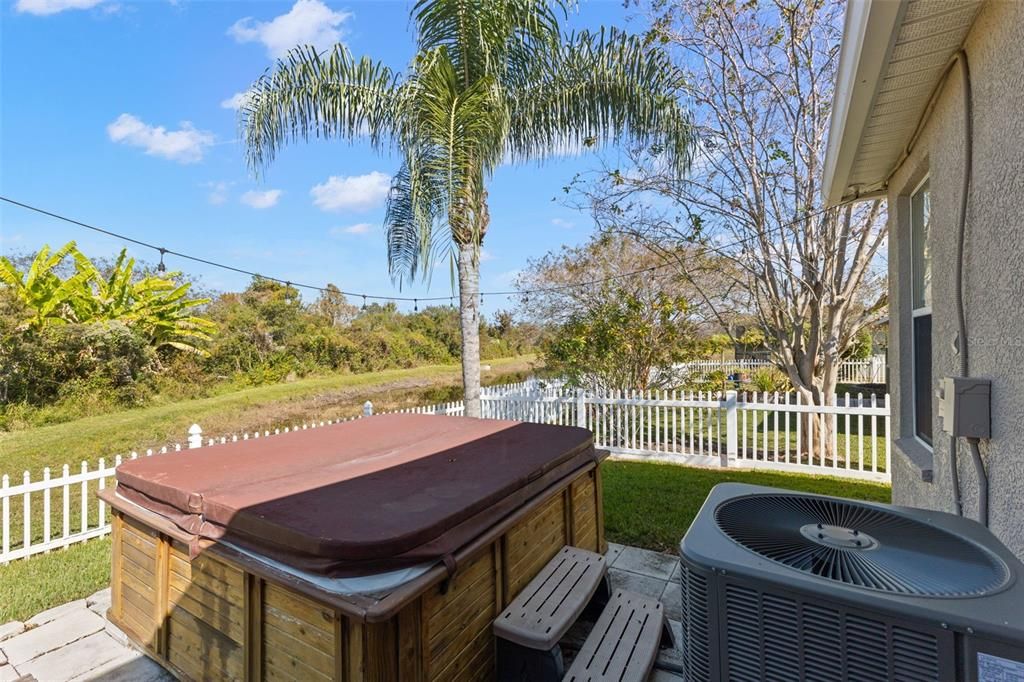 Active With Contract: $365,000 (3 beds, 2 baths, 2118 Square Feet)