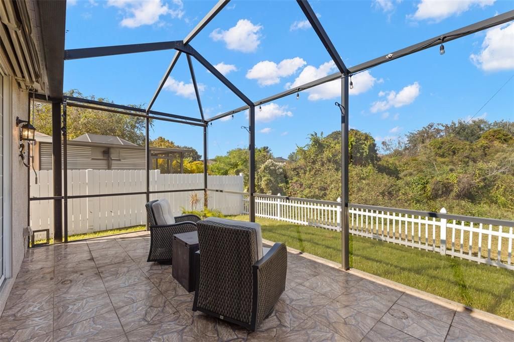 Active With Contract: $365,000 (3 beds, 2 baths, 2118 Square Feet)