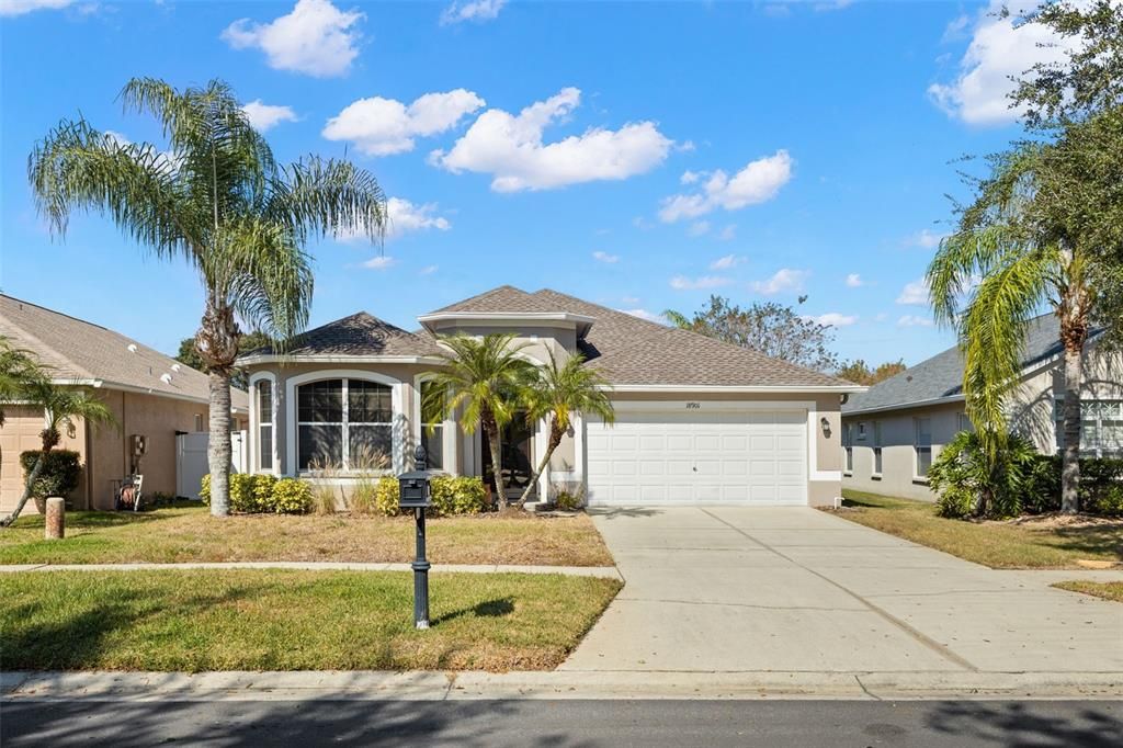 Active With Contract: $365,000 (3 beds, 2 baths, 2118 Square Feet)