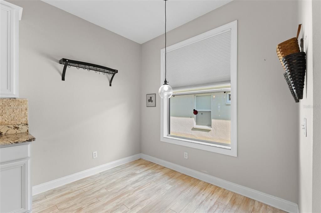 Active With Contract: $365,000 (3 beds, 2 baths, 2118 Square Feet)