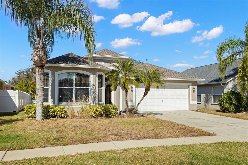 Active With Contract: $365,000 (3 beds, 2 baths, 2118 Square Feet)