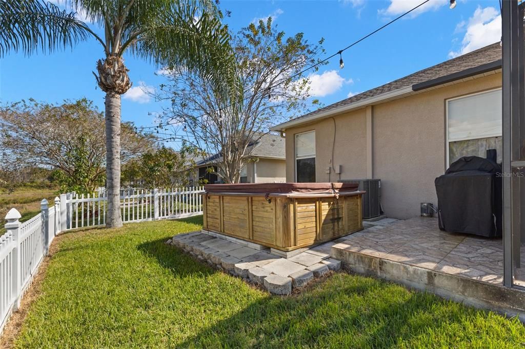 Active With Contract: $365,000 (3 beds, 2 baths, 2118 Square Feet)