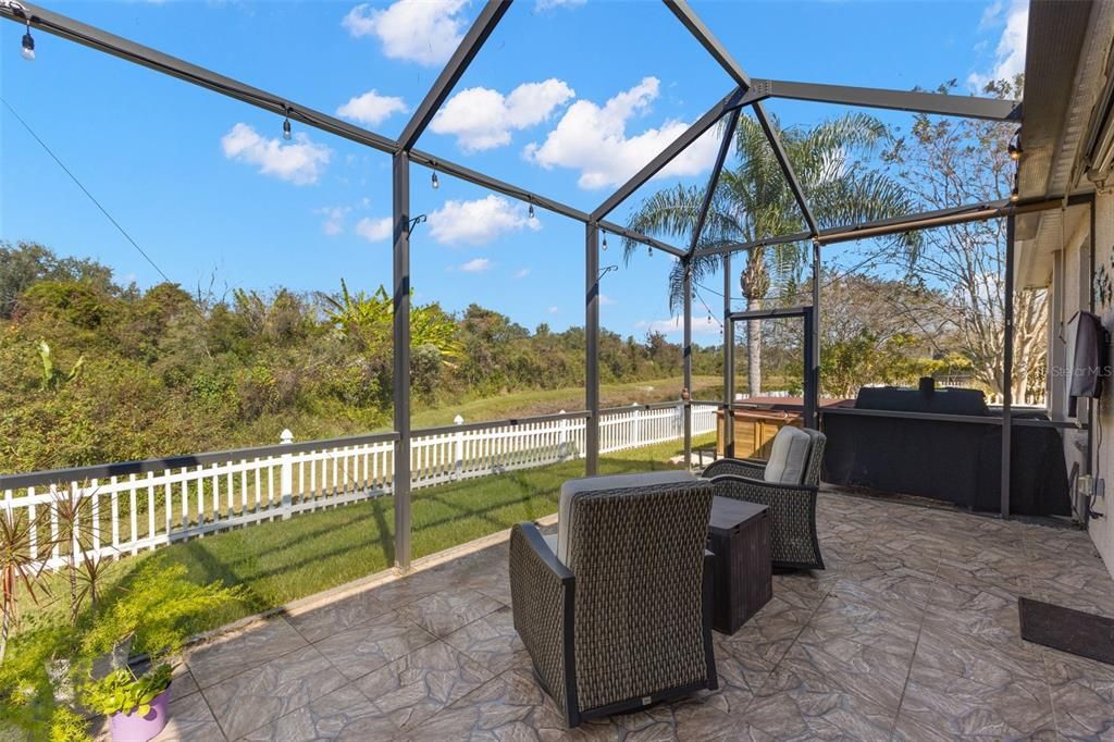 Active With Contract: $365,000 (3 beds, 2 baths, 2118 Square Feet)