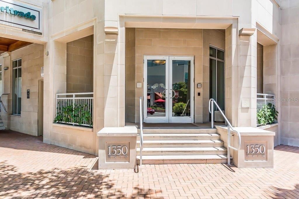 For Rent: $8,000 (2 beds, 2 baths, 1336 Square Feet)