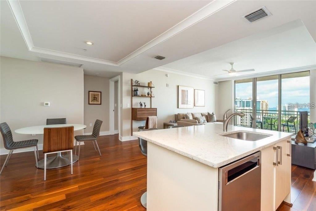 For Rent: $8,000 (2 beds, 2 baths, 1336 Square Feet)