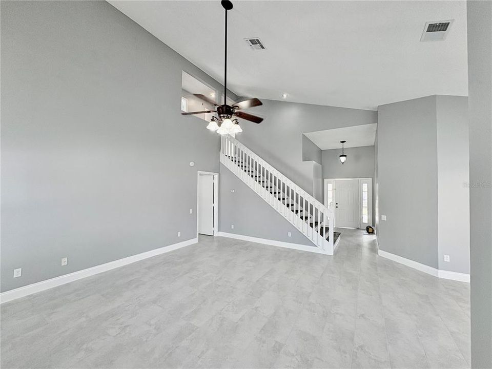 Active With Contract: $450,000 (4 beds, 2 baths, 1828 Square Feet)