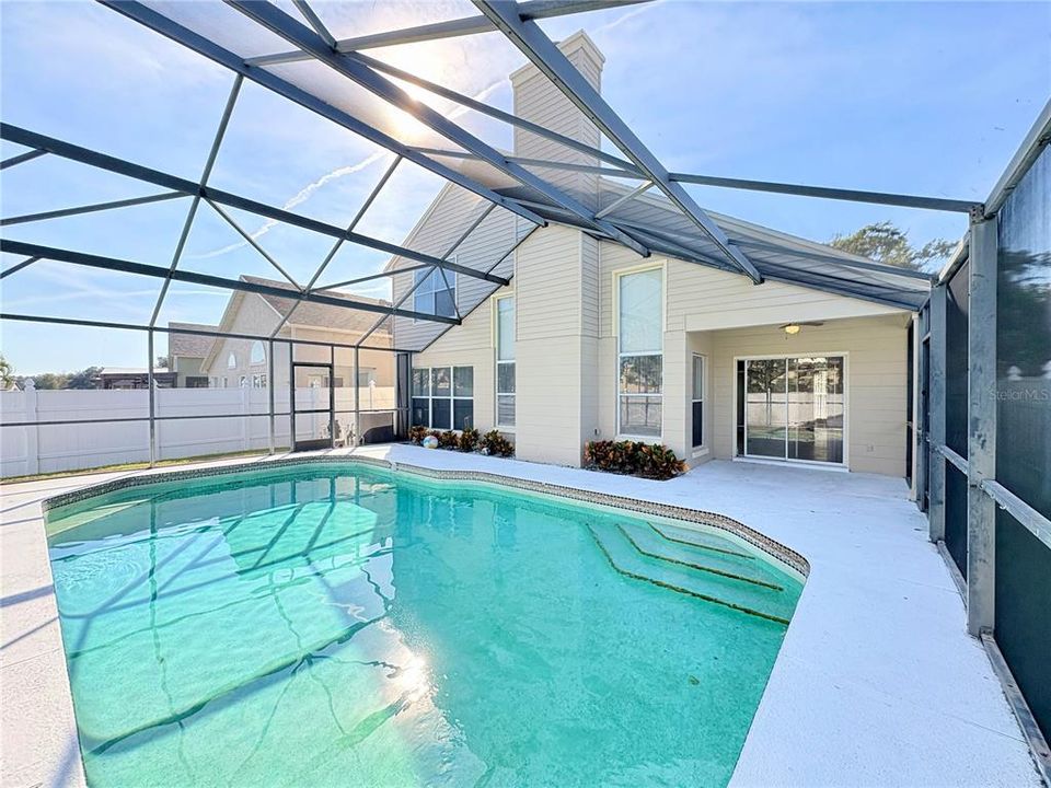 Active With Contract: $450,000 (4 beds, 2 baths, 1828 Square Feet)