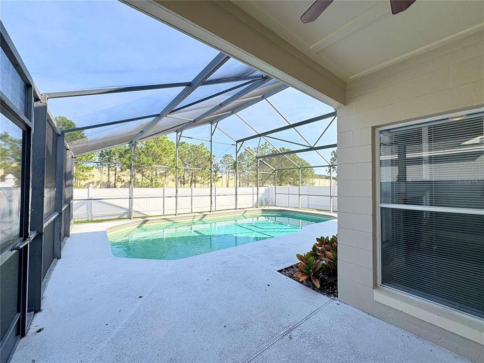 Active With Contract: $450,000 (4 beds, 2 baths, 1828 Square Feet)