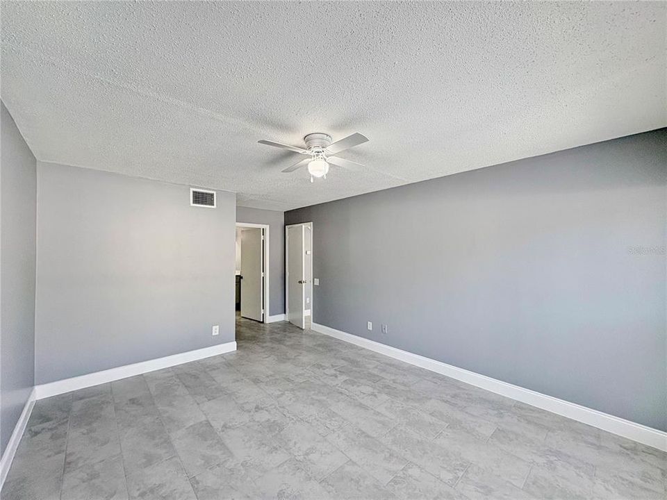 Active With Contract: $450,000 (4 beds, 2 baths, 1828 Square Feet)