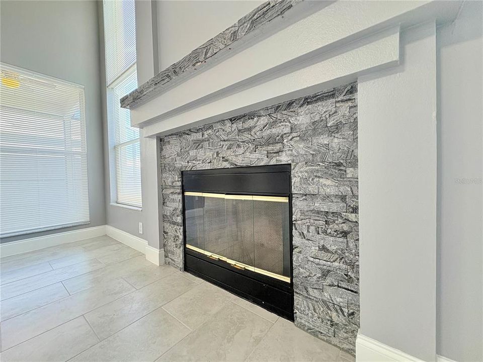 Active With Contract: $450,000 (4 beds, 2 baths, 1828 Square Feet)