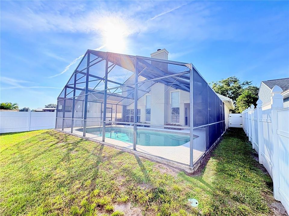 Active With Contract: $450,000 (4 beds, 2 baths, 1828 Square Feet)