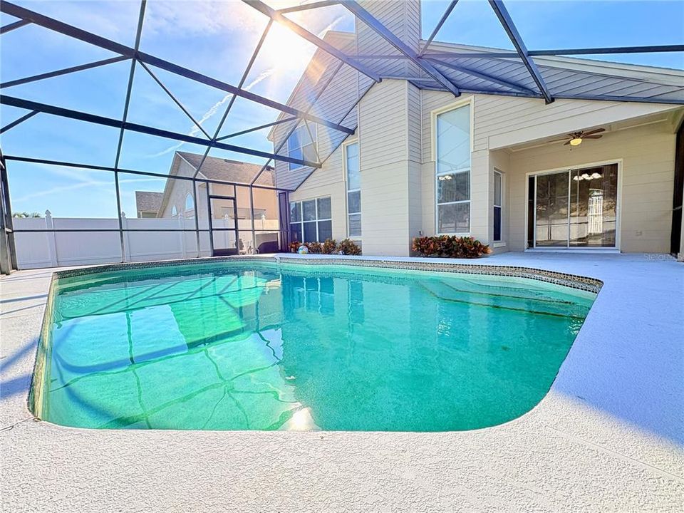 Active With Contract: $450,000 (4 beds, 2 baths, 1828 Square Feet)