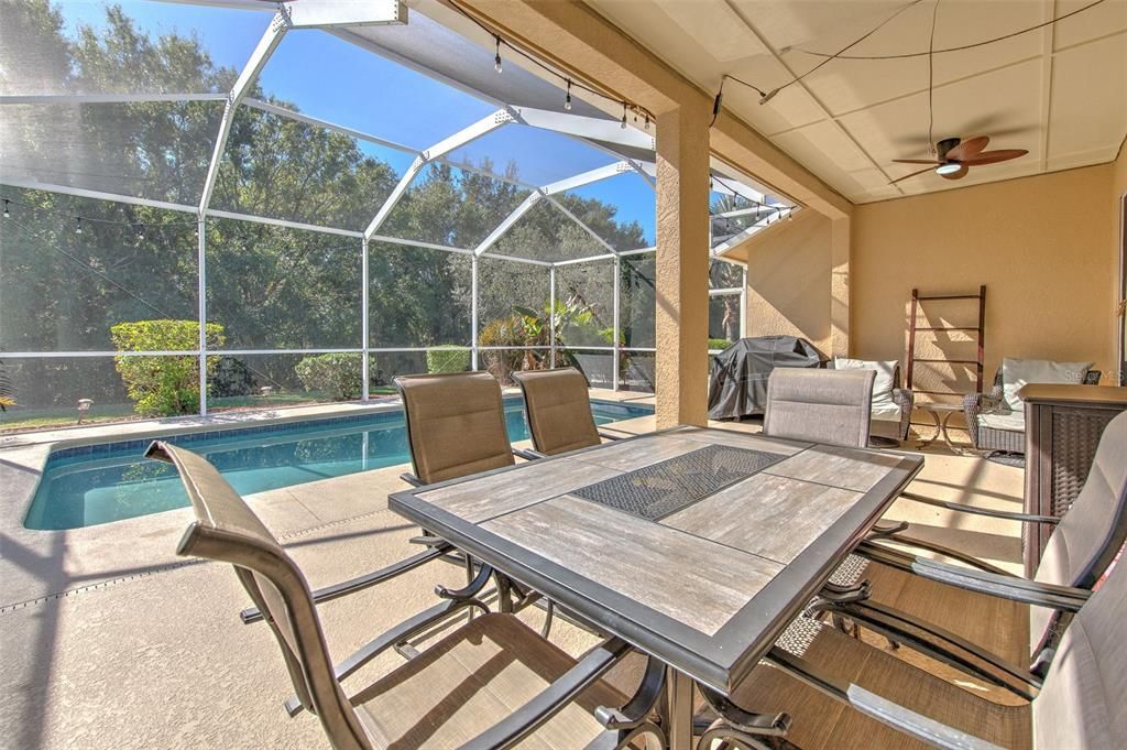 合同活跃: $525,000 (4 贝兹, 3 浴室, 2298 平方英尺)