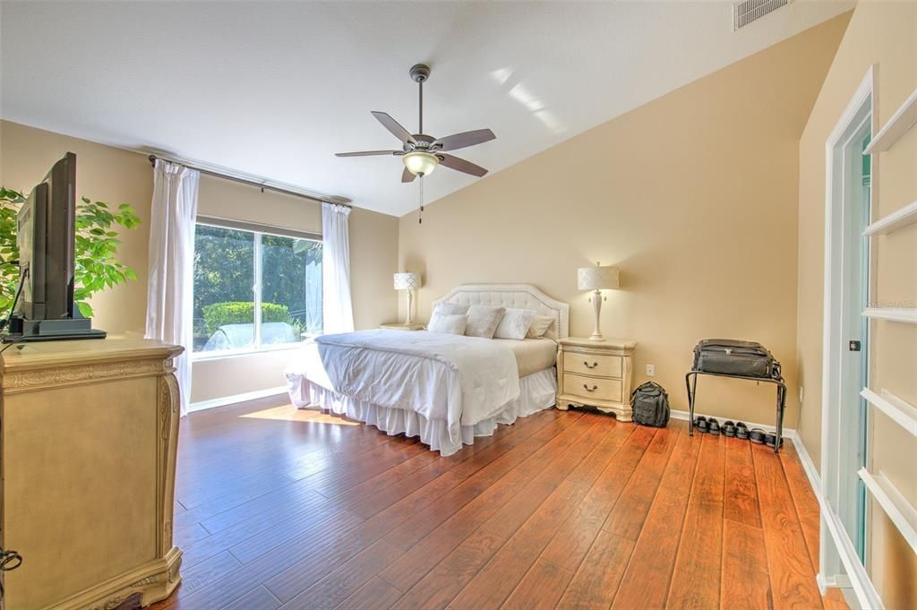 合同活跃: $525,000 (4 贝兹, 3 浴室, 2298 平方英尺)