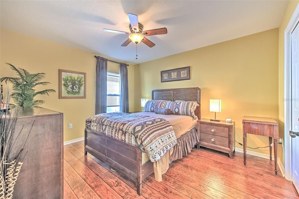 合同活跃: $525,000 (4 贝兹, 3 浴室, 2298 平方英尺)