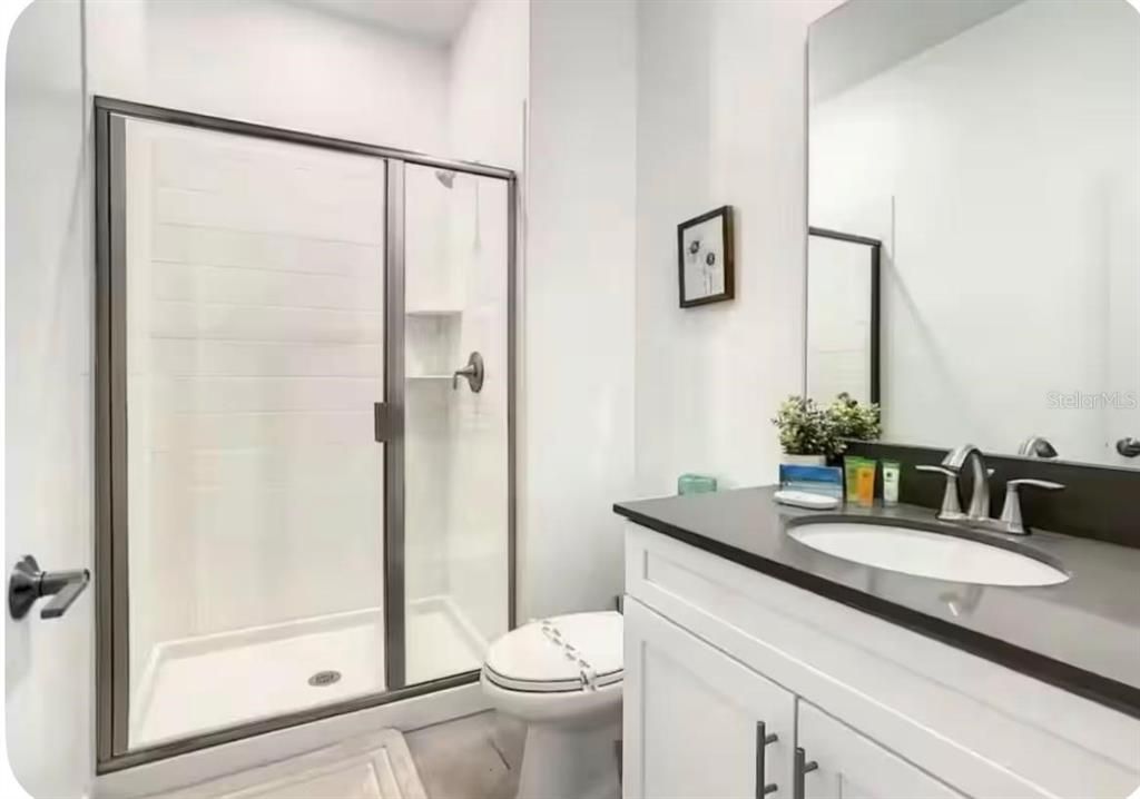 For Sale: $550,000 (4 beds, 3 baths, 1902 Square Feet)