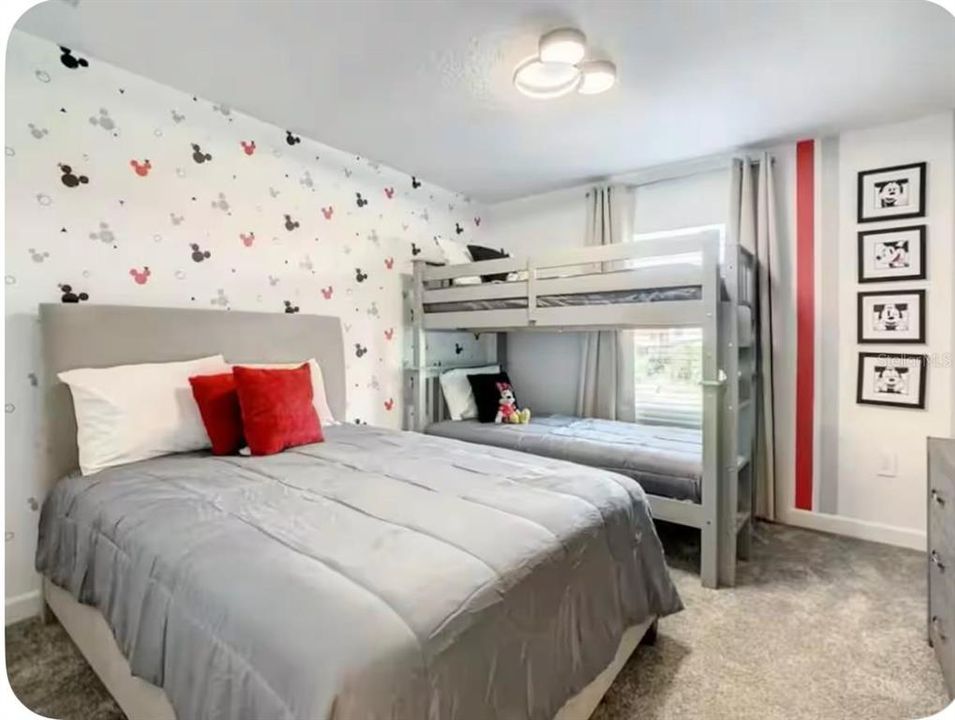 For Sale: $550,000 (4 beds, 3 baths, 1902 Square Feet)