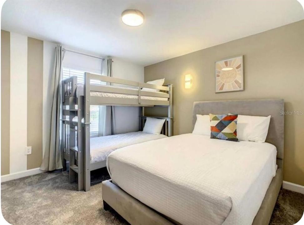 For Sale: $550,000 (4 beds, 3 baths, 1902 Square Feet)