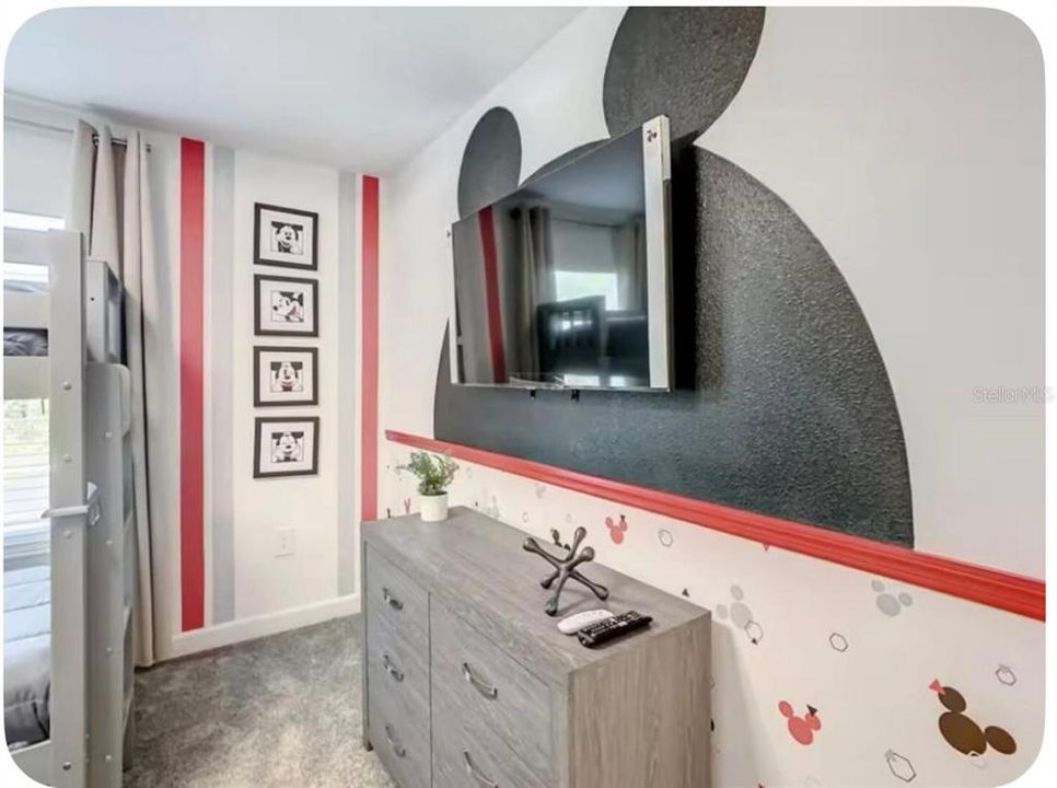 For Sale: $550,000 (4 beds, 3 baths, 1902 Square Feet)