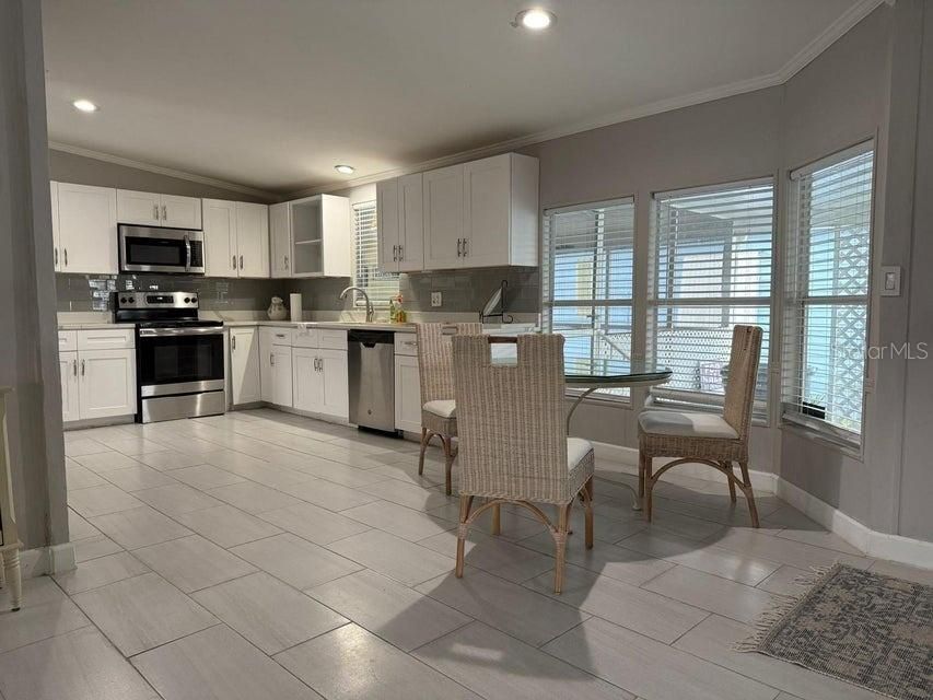 待售: $99,000 (2 贝兹, 1 浴室, 1400 平方英尺)