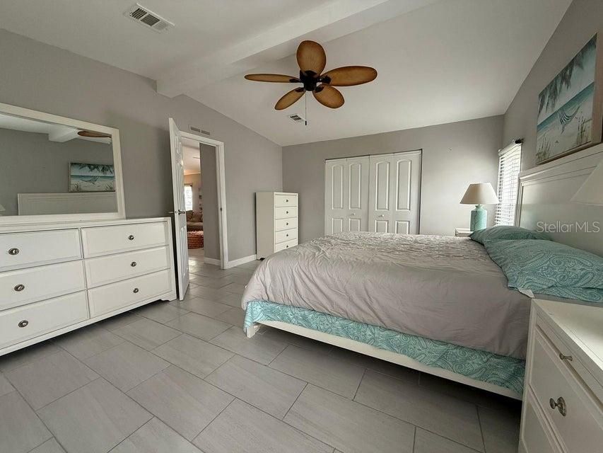 待售: $99,000 (2 贝兹, 1 浴室, 1400 平方英尺)