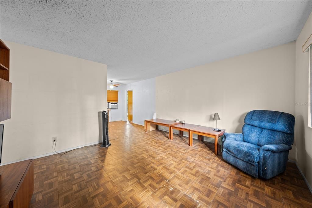 For Sale: $269,900 (3 beds, 1 baths, 1352 Square Feet)