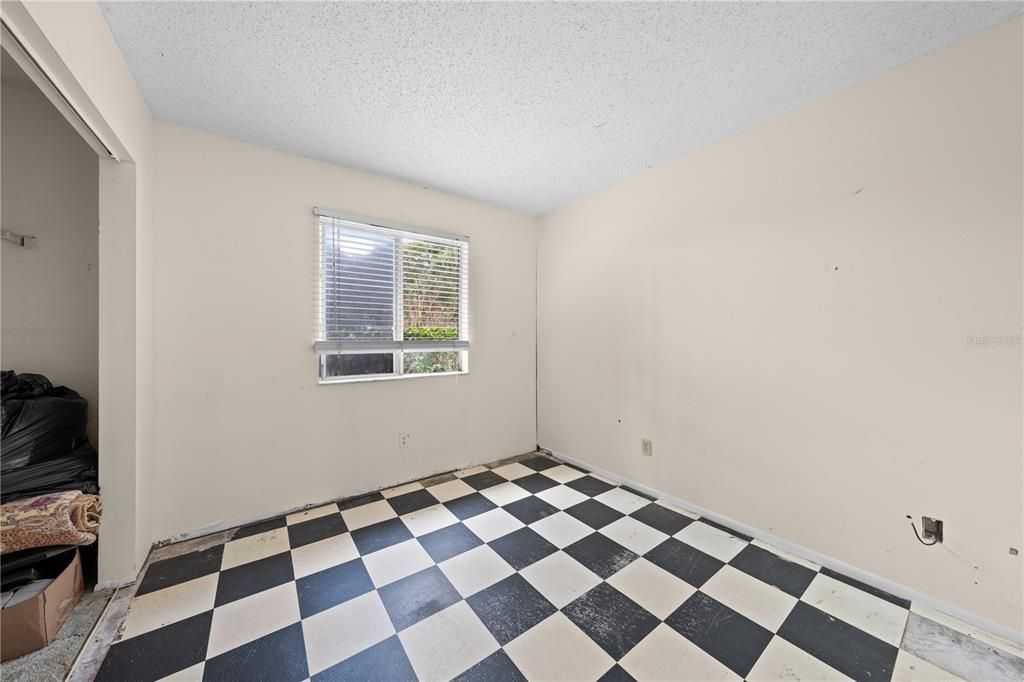 For Sale: $269,900 (3 beds, 1 baths, 1352 Square Feet)