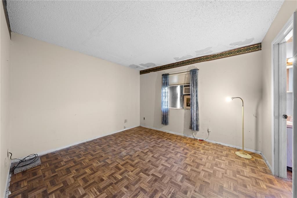 For Sale: $269,900 (3 beds, 1 baths, 1352 Square Feet)