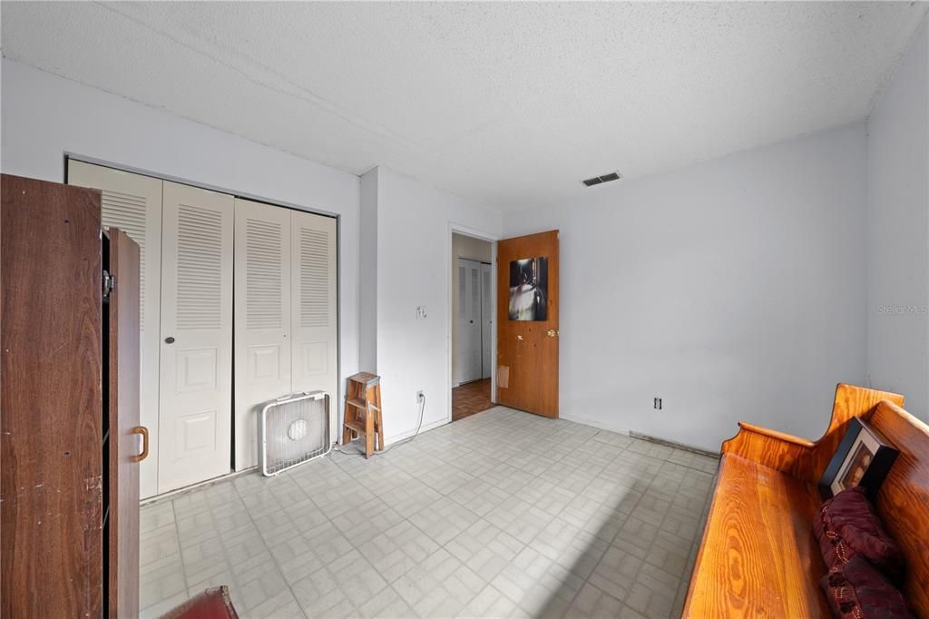 For Sale: $269,900 (3 beds, 1 baths, 1352 Square Feet)