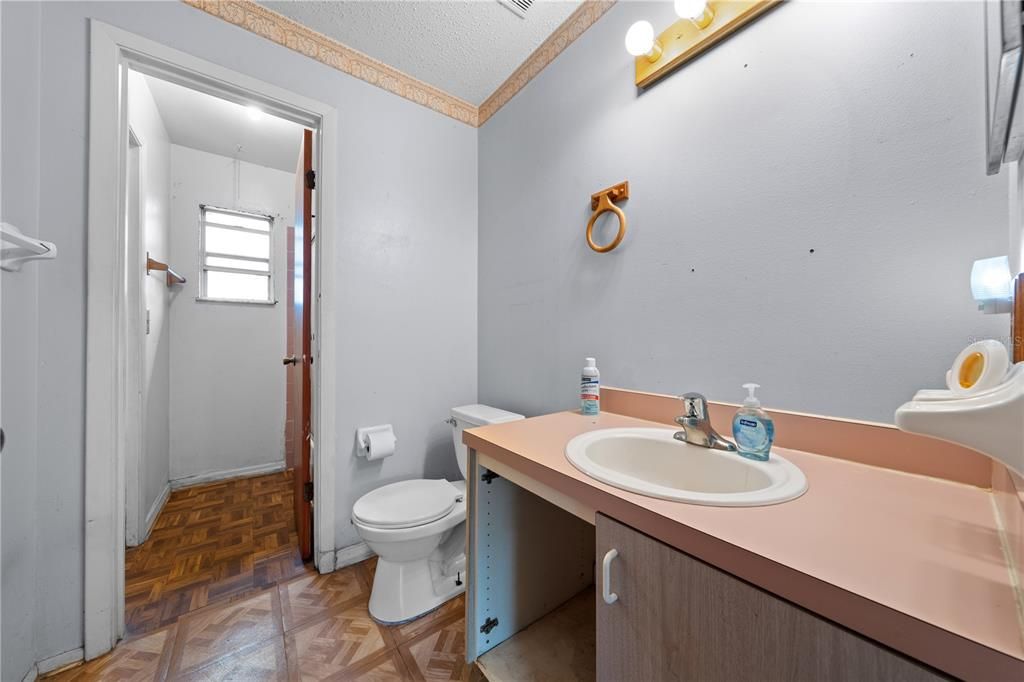 For Sale: $269,900 (3 beds, 1 baths, 1352 Square Feet)