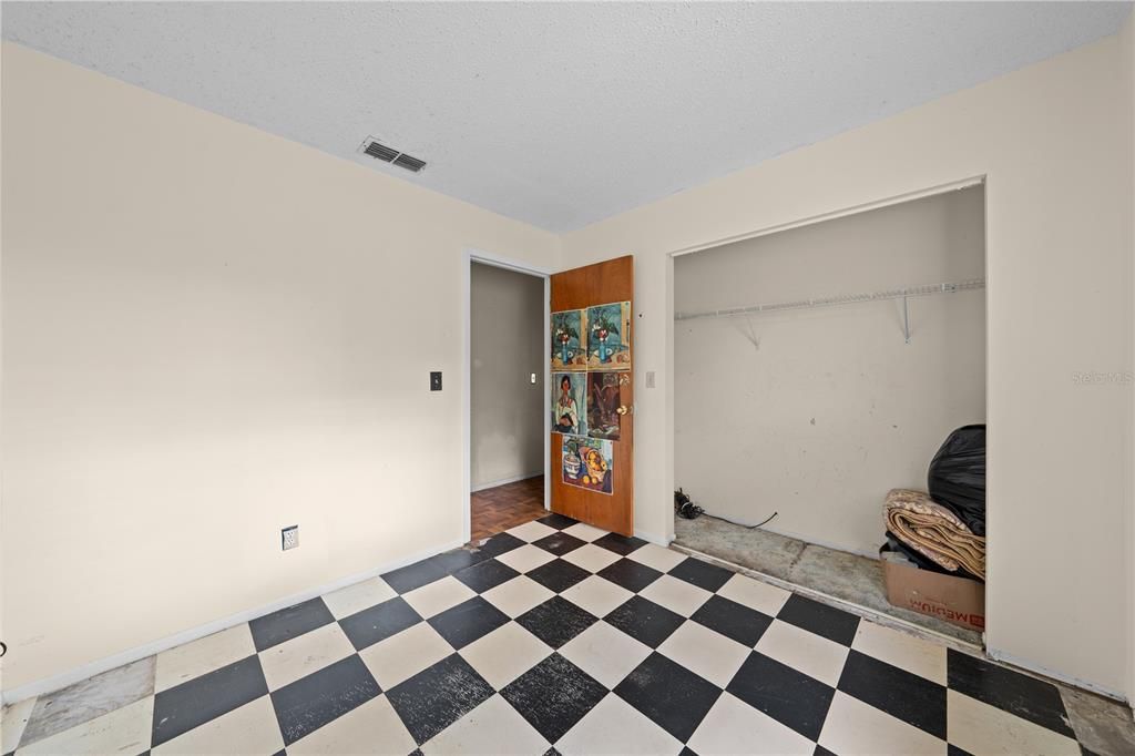 For Sale: $269,900 (3 beds, 1 baths, 1352 Square Feet)