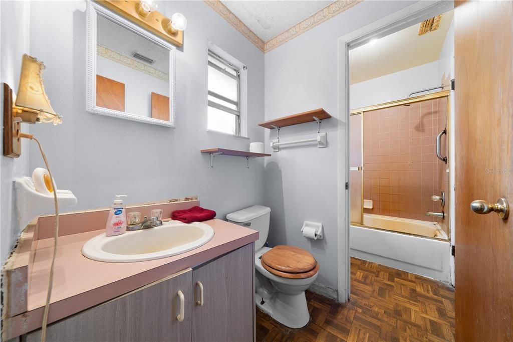 For Sale: $269,900 (3 beds, 1 baths, 1352 Square Feet)