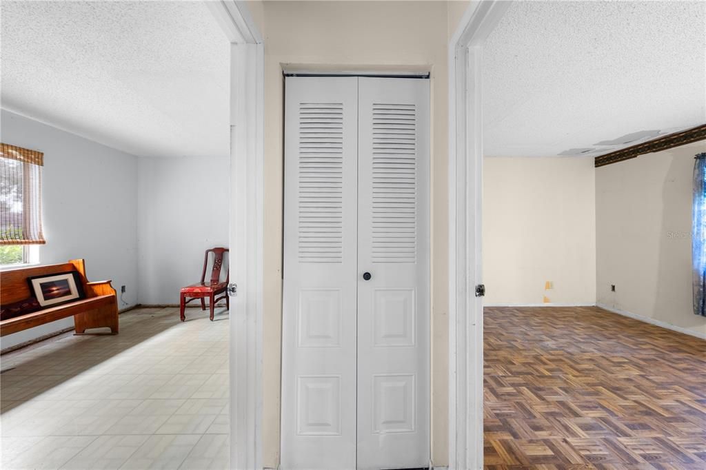 For Sale: $269,900 (3 beds, 1 baths, 1352 Square Feet)